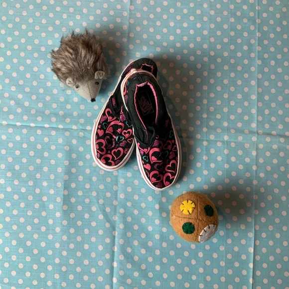 Kids heart shape slip on vans. - Picture 3 of 4